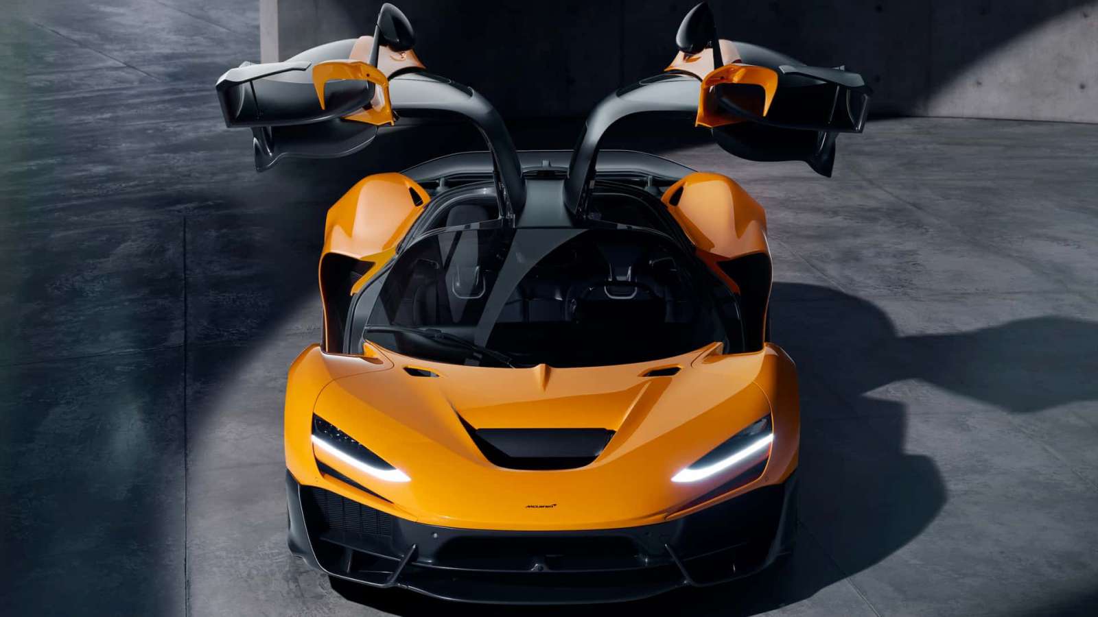 Πρεμιέρα με 1.275 άλογα για τη νέα McLaren W1